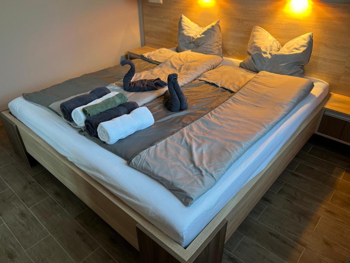 Th-Lux Apartman Hajduszoboszlo Bagian luar foto