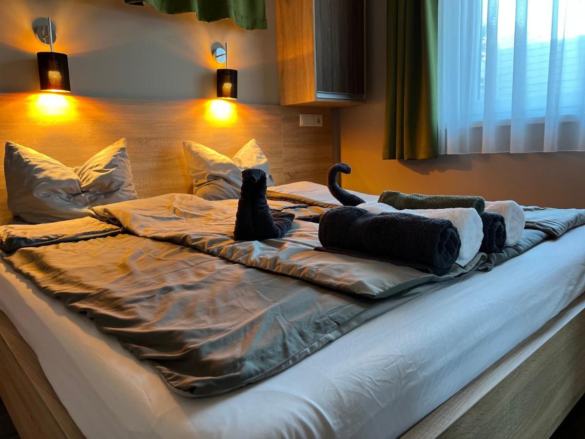 Th-Lux Apartman Hajduszoboszlo Bagian luar foto