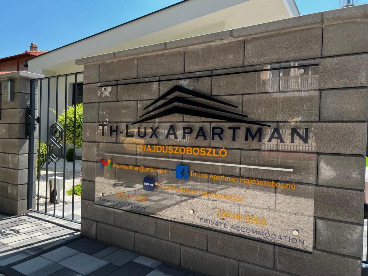 Th-Lux Apartman Hajduszoboszlo Bagian luar foto