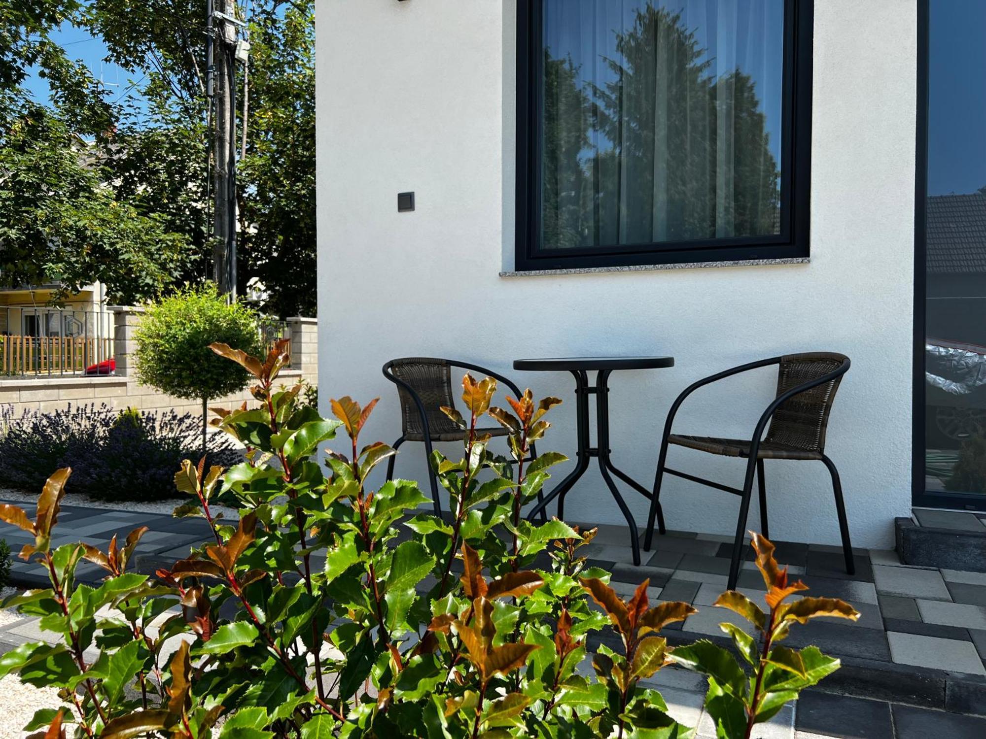 Th-Lux Apartman Hajduszoboszlo Bagian luar foto