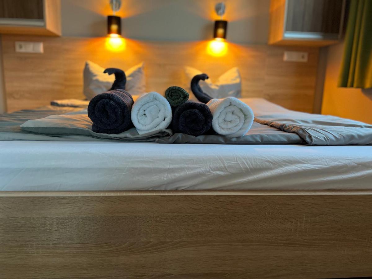 Th-Lux Apartman Hajduszoboszlo Bagian luar foto