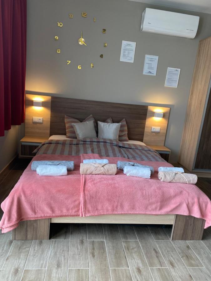 Th-Lux Apartman Hajduszoboszlo Bagian luar foto