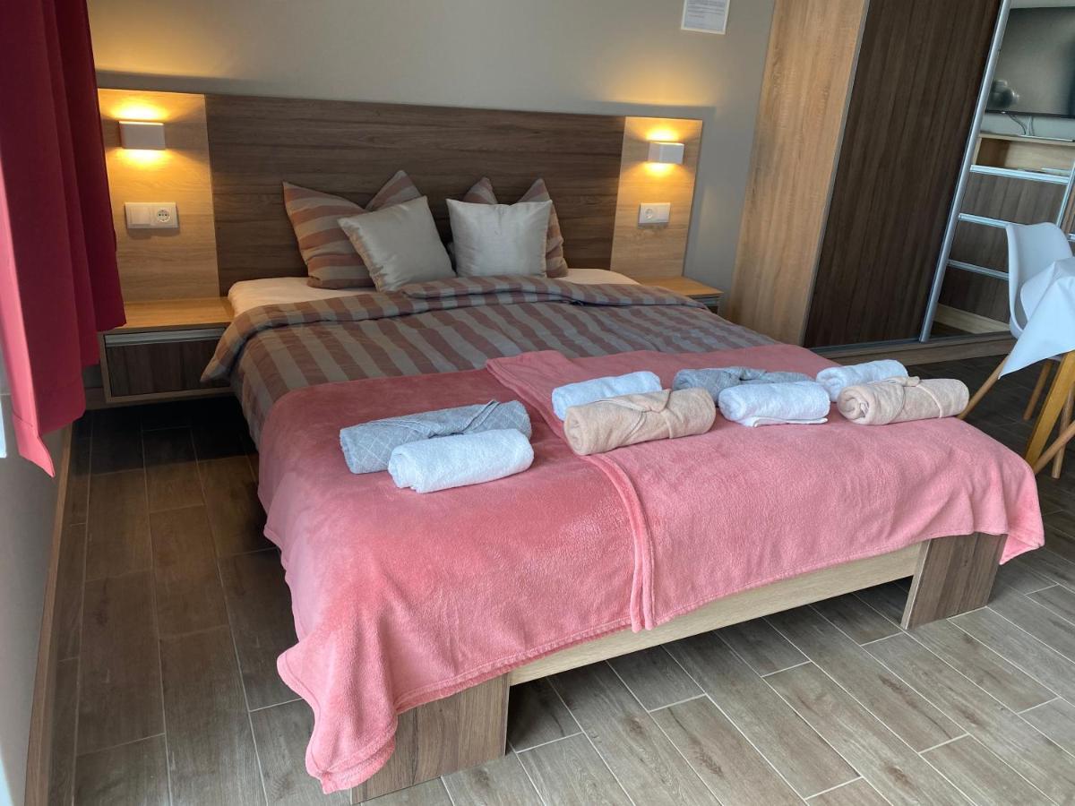 Th-Lux Apartman Hajduszoboszlo Bagian luar foto